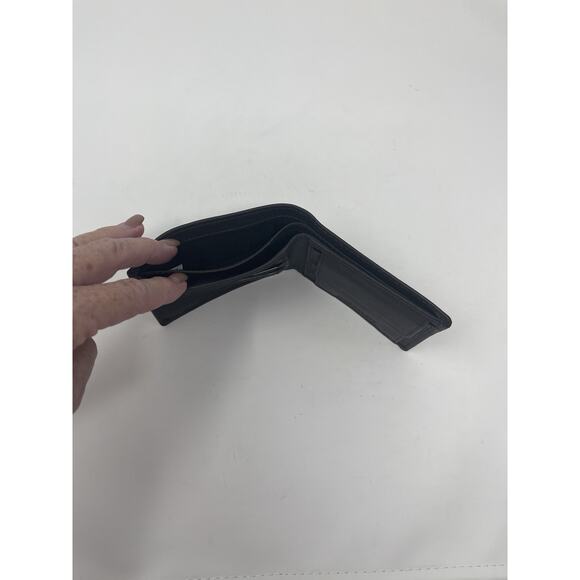 Louis Philippe Men's Brown Texture Leather Bifold Wallet - Picture 6 of 10